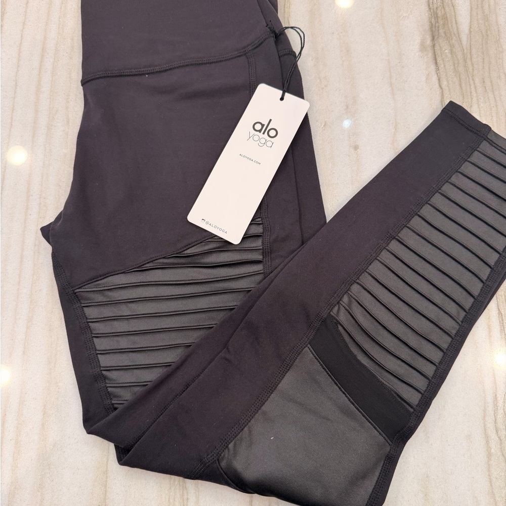 ALO Yoga BRAND NEW High-Waist Moto Legging in Black